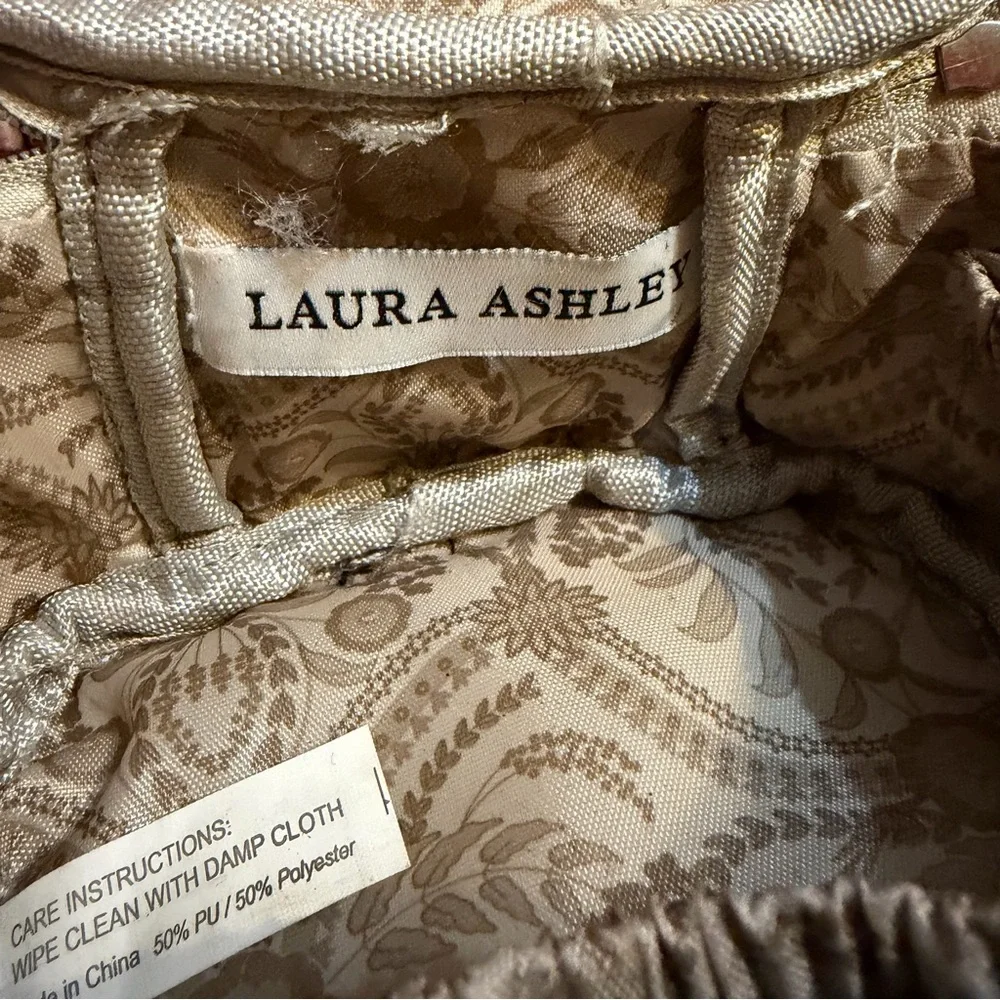 Laura Ashley Metallic Floral Jewelry‎ Bag Travel Case Organizer Zip